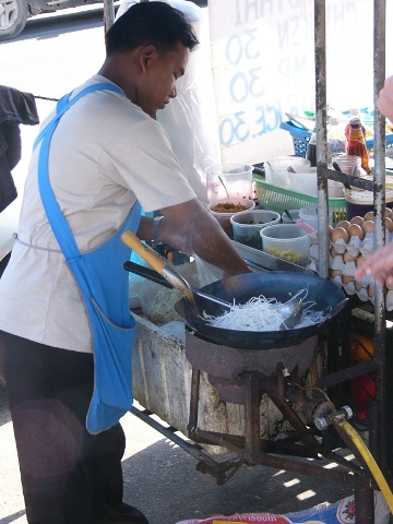 cooking our Pad Thai